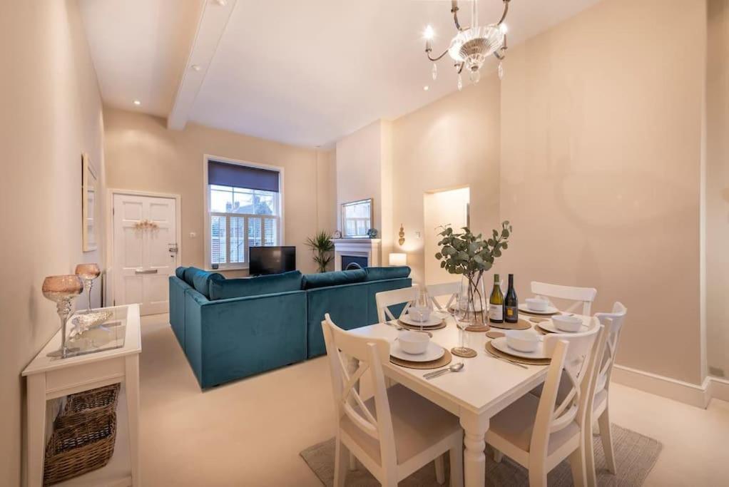 Choristers Mews: Luxury Cottage A Stones Throw From The Cathedral! Лінкольн Екстер'єр фото